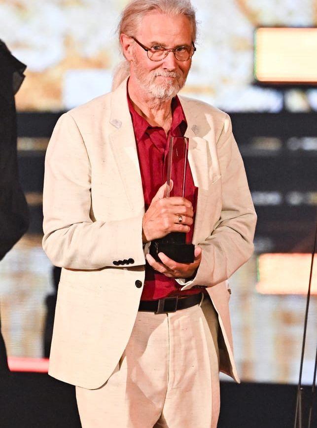 Tomas Göransson tog emot sonen Ludwig Göranssons pris.
